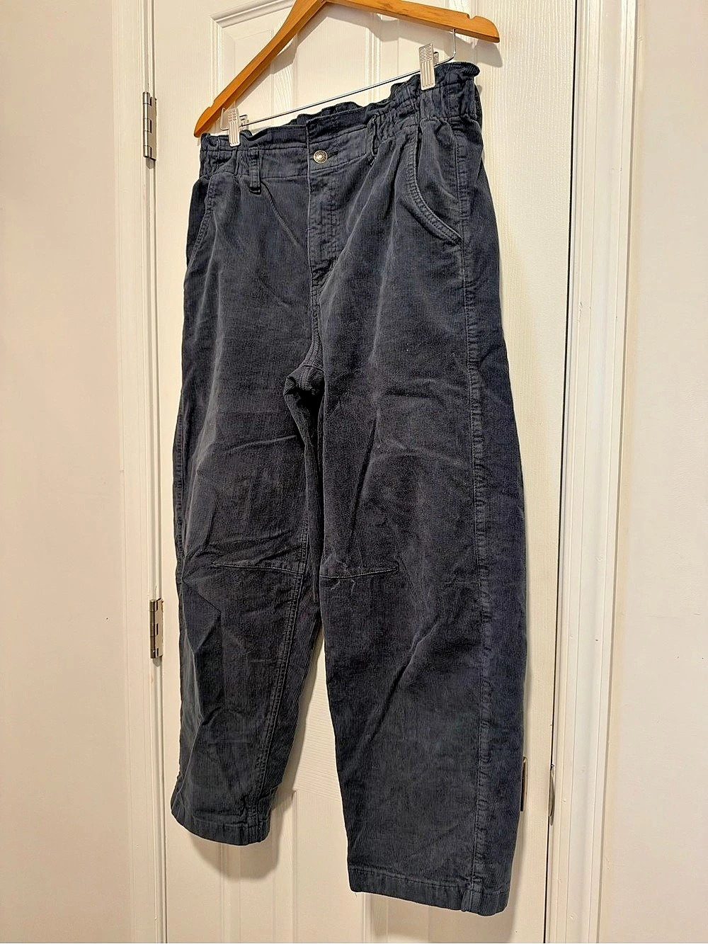 American Eagle woMen's barrel legged corduroy grey blue pants sz6